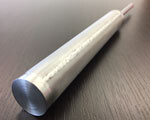 ステンレスの焼結金属をロール加工にて円筒状に成形し、突合せ溶接、両端に金具を溶接した製品です SUS焼結金属フィルターエレメントの溶接