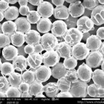 球体粉を使用した多孔質金属のSEM(走査型電子顕微鏡)画像 公称濾過精度10μmのブロンズ製多孔質焼結金属フィルター