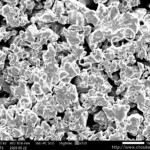 異形粉(イレギュラー粉)を使用した多孔質金属のSEM(走査型電子顕微鏡)画像 公称濾過精度10μmのSUS製多孔質焼結金属フィルター